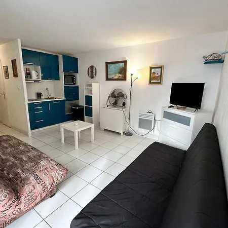 Apartamento Nice Bright Studio With Garden On The Port *